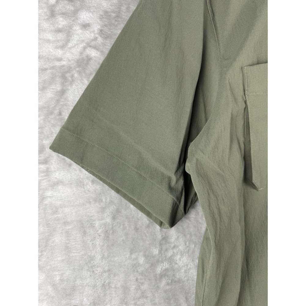 Lululemon‎ Relaxed Fit Short Sleeve Stretch Green Shirt Mens Size M/L Pockets - Picture 4 of 8